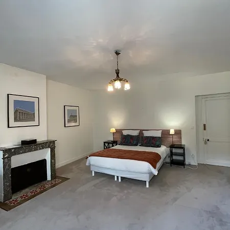 Le Clos De La Cathedrale Bed & Breakfast *
